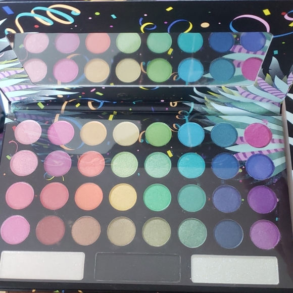 bh Cosmetics Take Me Back To Brazil Eyeshadow - Picture 3 of 3